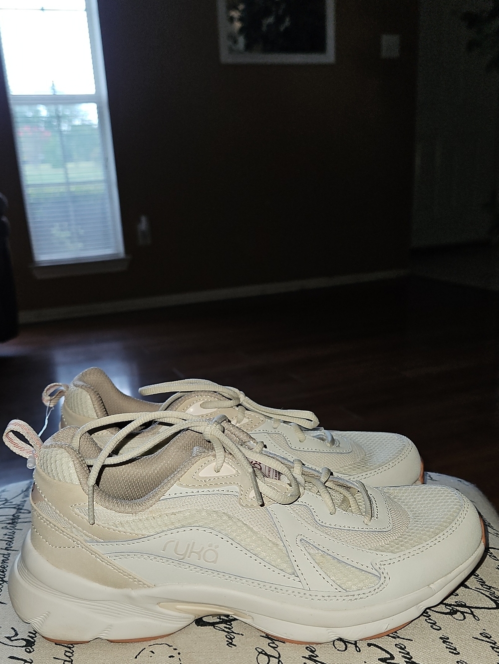 Ryka Womens Skyrise 0 Water Repellent Neutral Cream Walking Athletic Sneakers